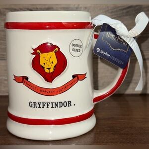 Super Cute  🥰 Rae Dunn x Harry Potter ceramic coffee mug GRYFFINDOR - NEW